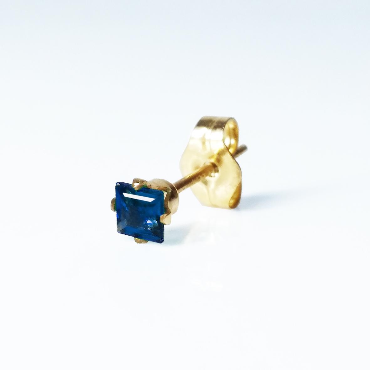 片耳用 サファイア (スクエアカット3mm)のピアス　　[送料無料] | 2枚目